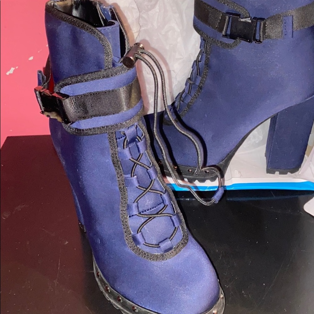 Size 6.5 2 1/2 inch heels